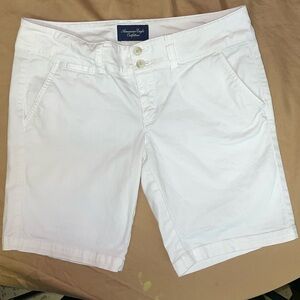 American Eagle Outfitters Women's White denim Shorts size 4